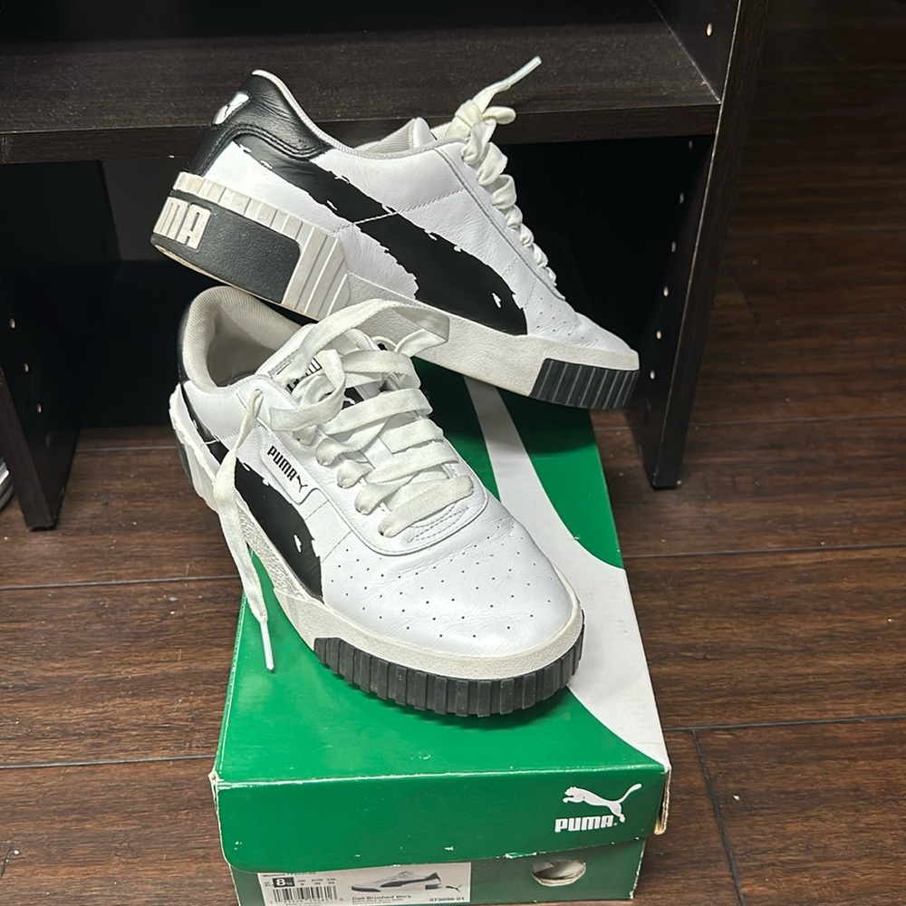 Sneakers